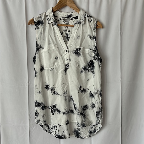 Rock & Republic Tops - Rock & Republic Sexy High Low Keyhole Long Tank Top Shirt **Size L** 🔥🔥